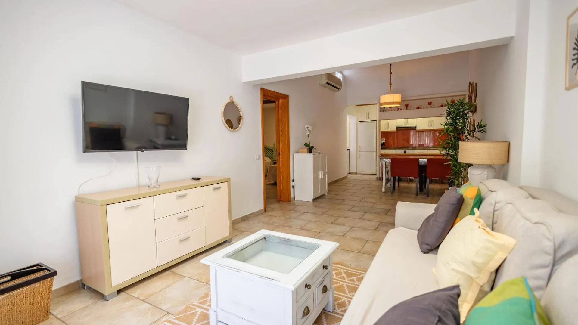 Oasis Holycan - By Gestion Vacacional Canarias San Bartolome de Tirajana  Holiday home San Bartolome de Tirajana (Gran Canaria)